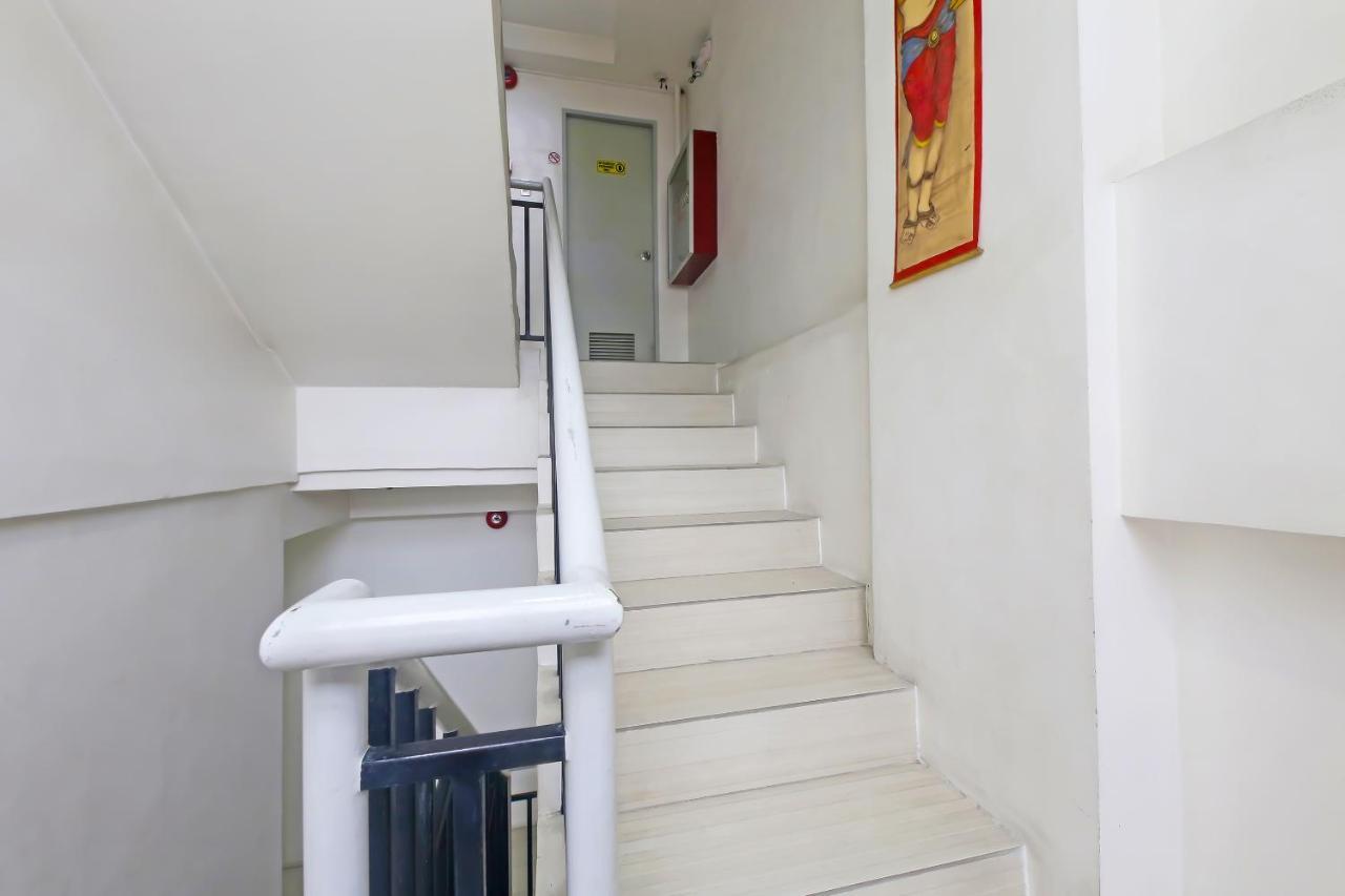 Oyo 896 Silverio Suites Manila Dış mekan fotoğraf
