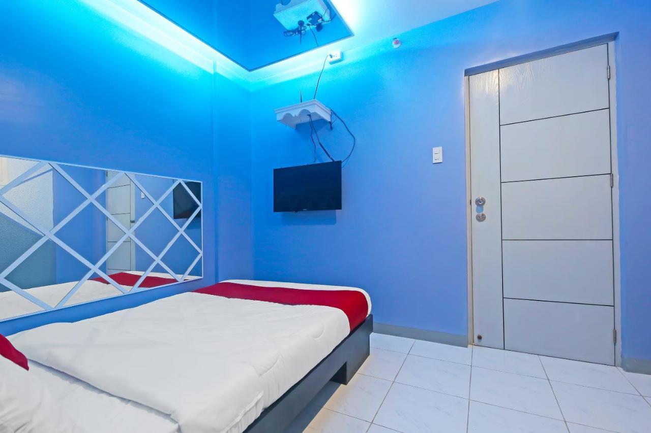 Oyo 896 Silverio Suites Manila Dış mekan fotoğraf