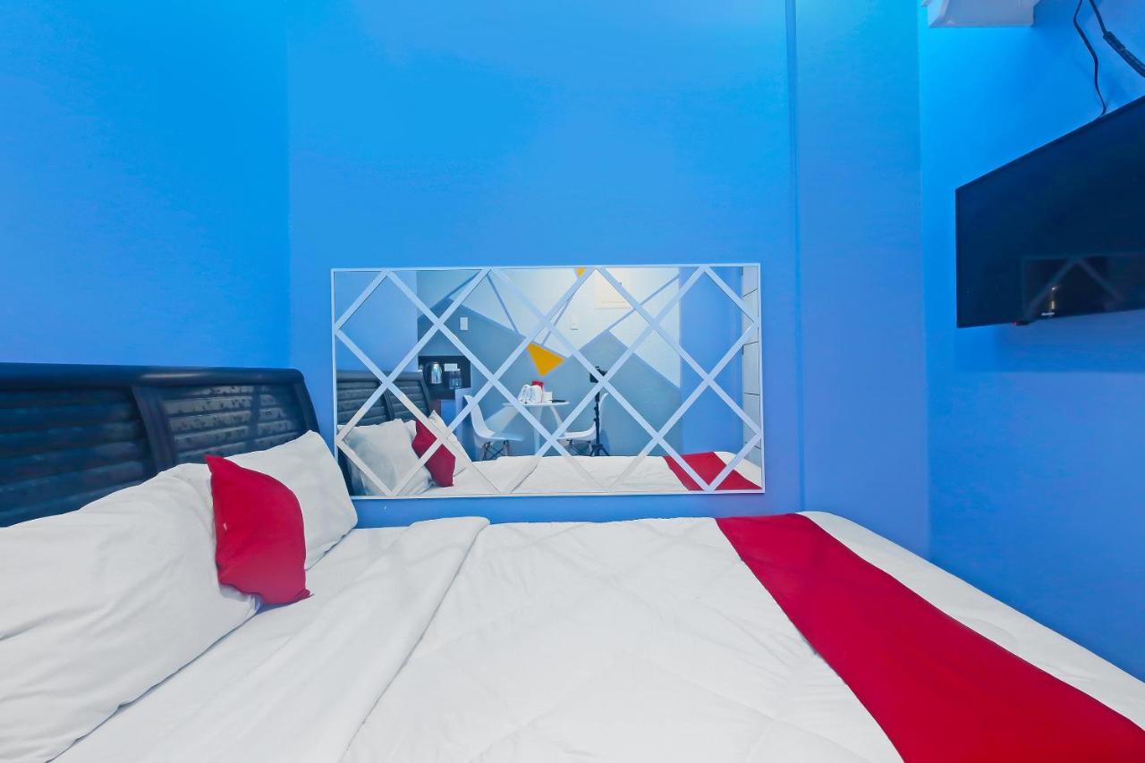 Oyo 896 Silverio Suites Manila Dış mekan fotoğraf
