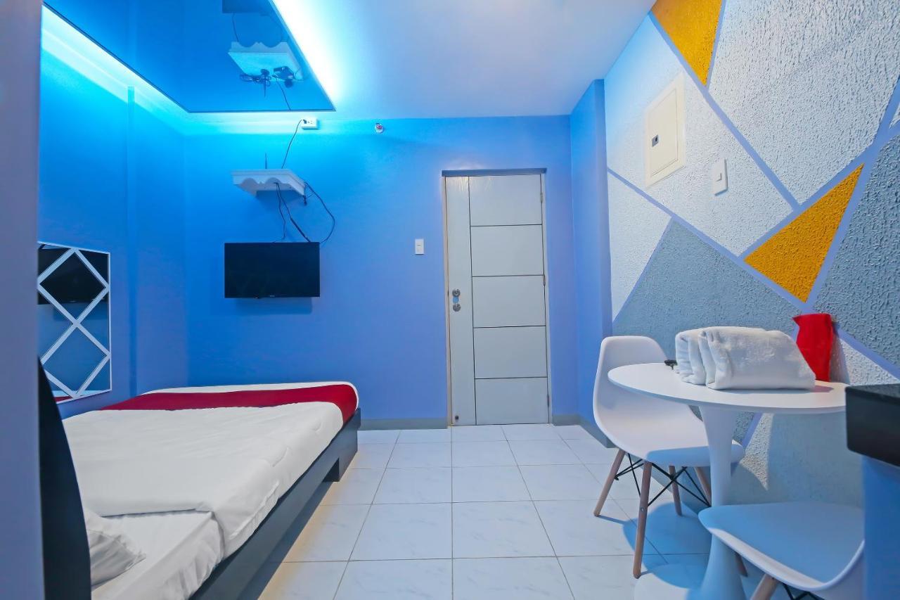 Oyo 896 Silverio Suites Manila Dış mekan fotoğraf