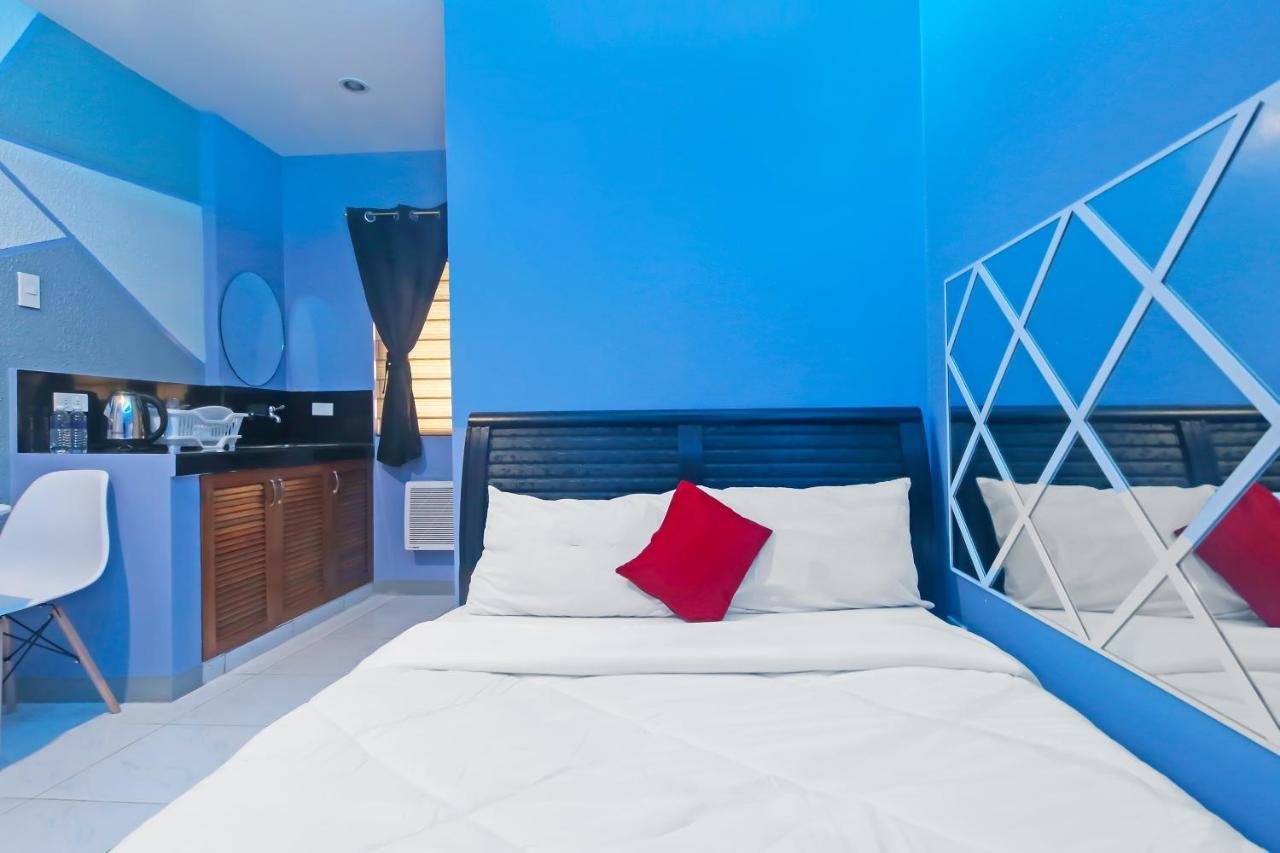 Oyo 896 Silverio Suites Manila Dış mekan fotoğraf