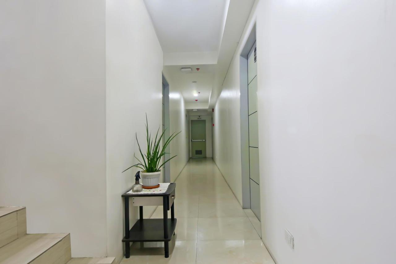 Oyo 896 Silverio Suites Manila Dış mekan fotoğraf